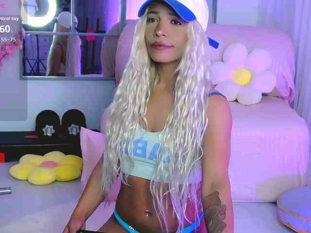 SarahRaiynex webcam