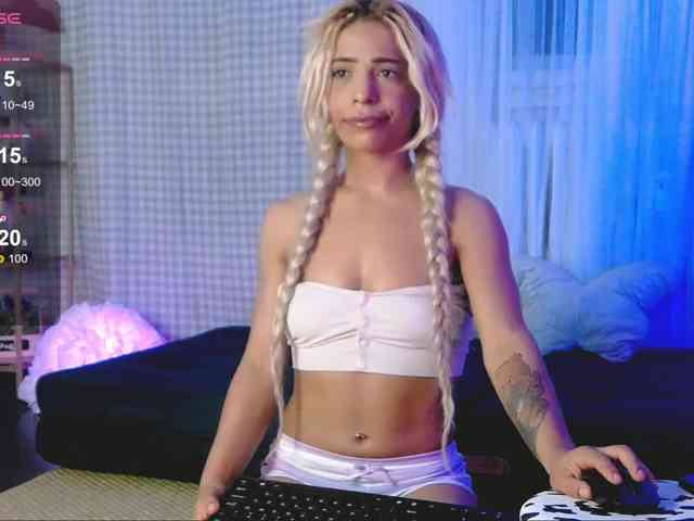 SarahRaiynex webcam