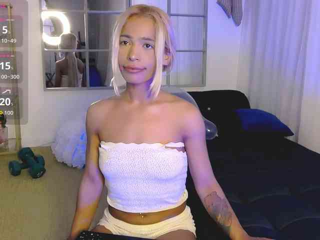 SarahRaiynex webcam