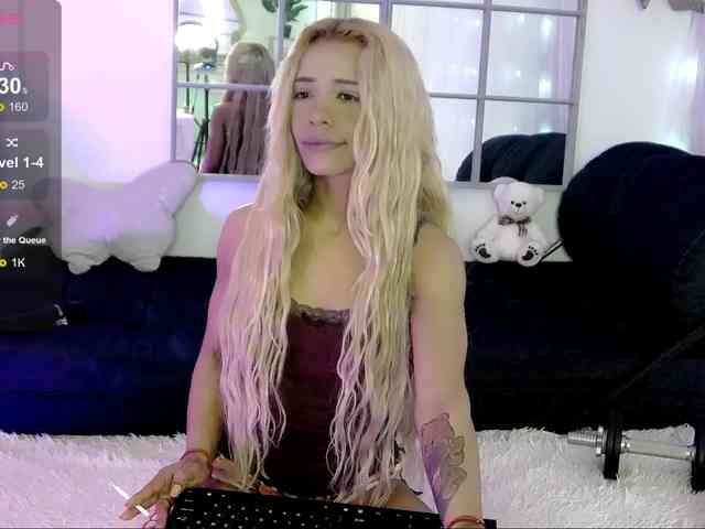 SarahRaiynex webcam
