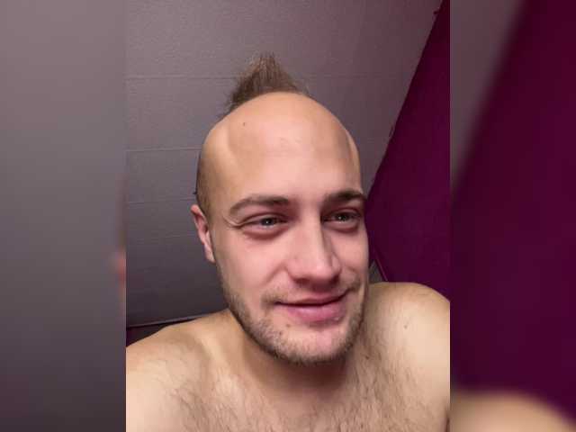 Family707 live cam on BongaCams