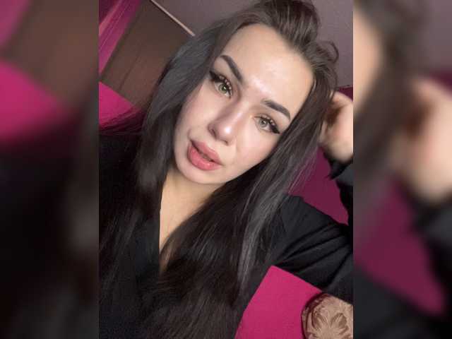 Family707, live now on BongaCams