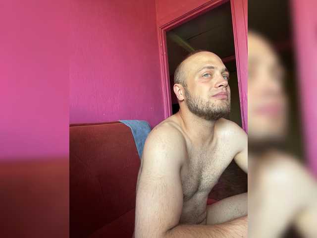 Family707 live cam on BongaCams