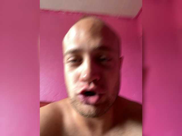 Family707 live cam on BongaCams
