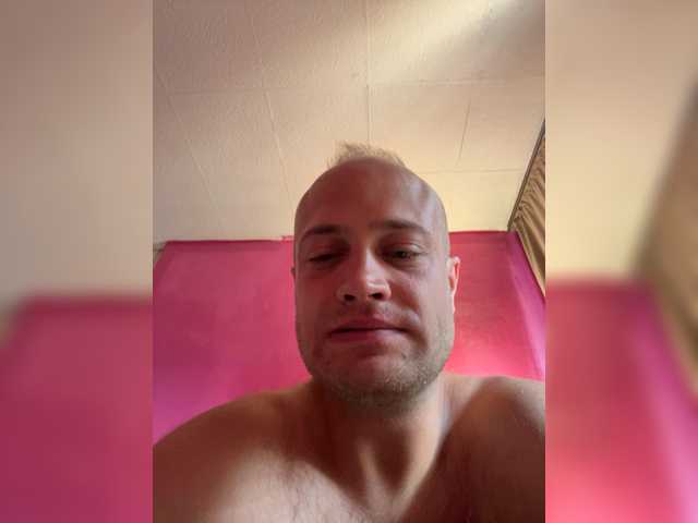 Family707, 24 y/o - Live Cam on BongaCams