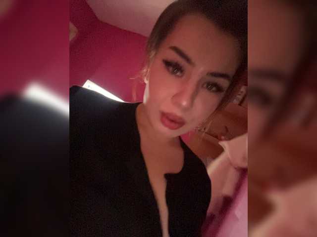Family707, live now on BongaCams