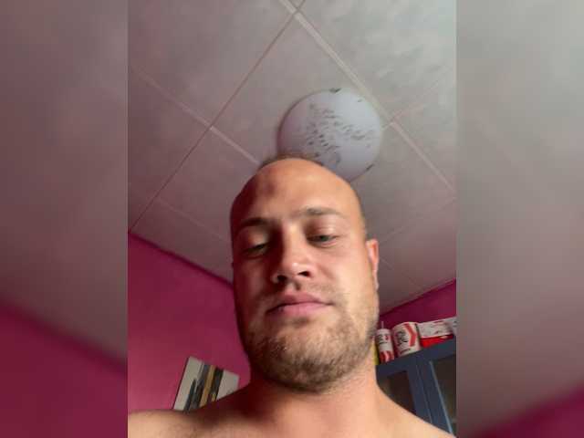 Family707 live cam on BongaCams