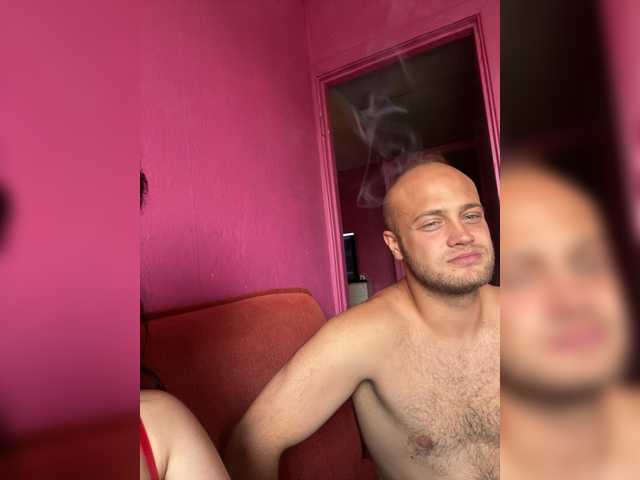 Family707 live cam on BongaCams