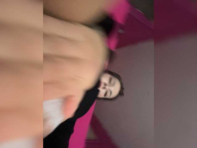 Family707, live now on BongaCams