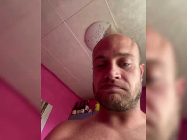 Family707 live cam on BongaCams