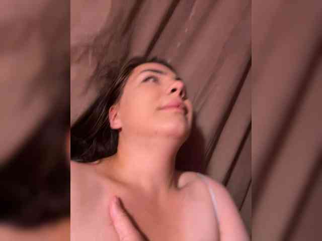 Este modelo está ao vivo agora. Family707