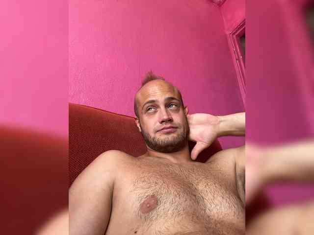 Family707's cam show statistics and live stream