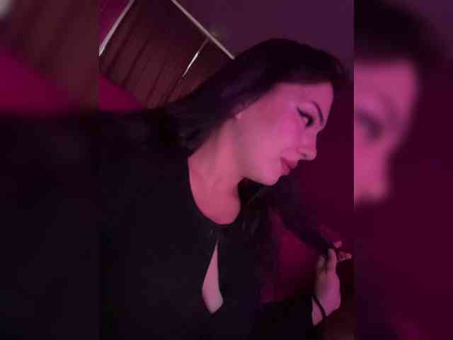 2LILMOMMY2 webcam