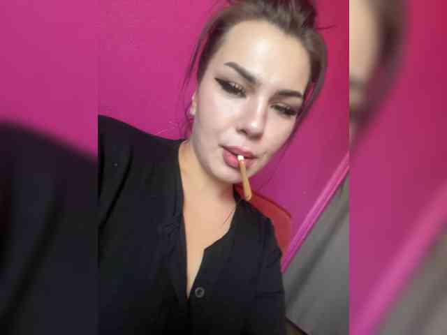2LILMOMMY2 webcam