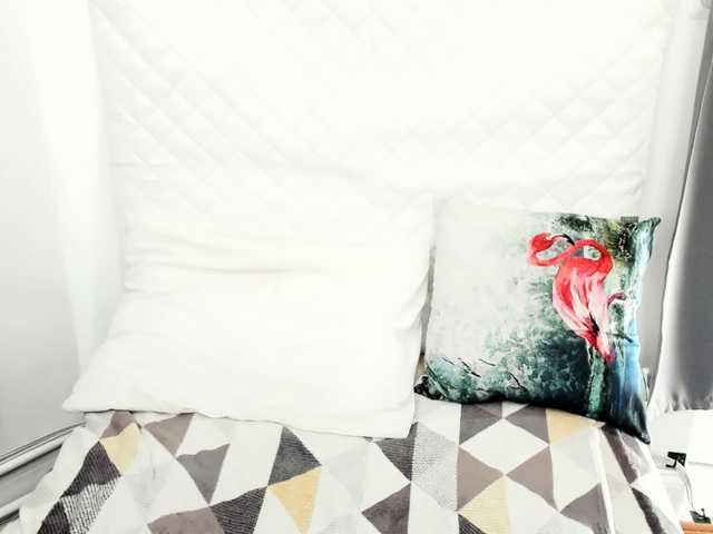 BonnieFlirt — live female cam