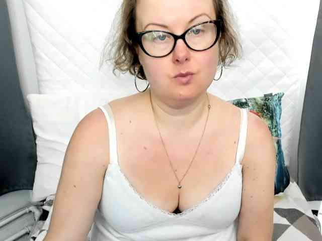 BonnieFlirt webcam