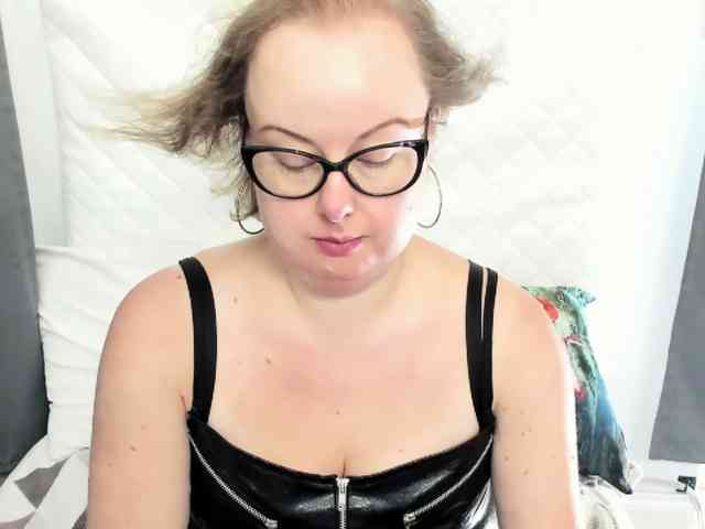 BonnieFlirt webcam