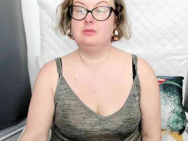 BonnieFlirt webcam