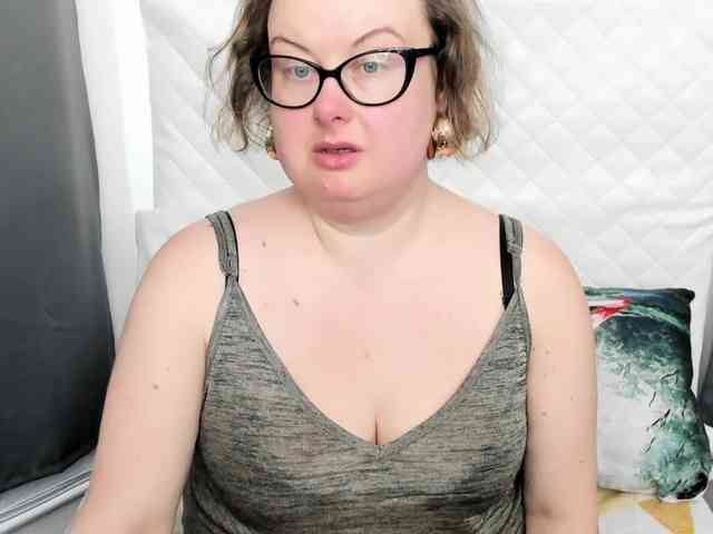 BonnieFlirt webcam
