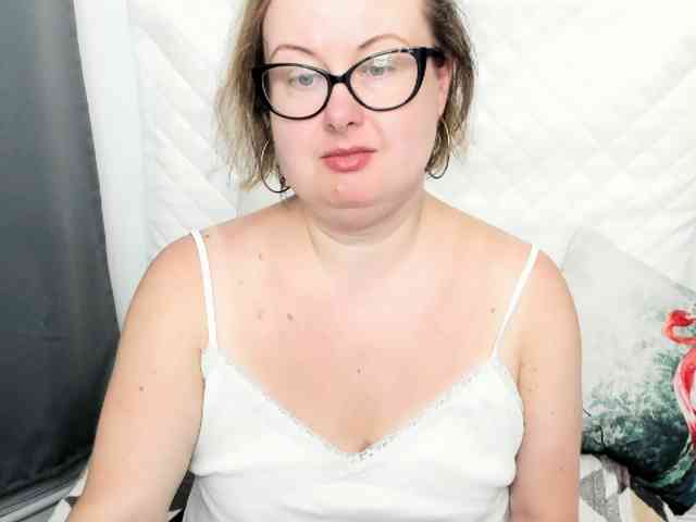 BonnieFlirt webcam