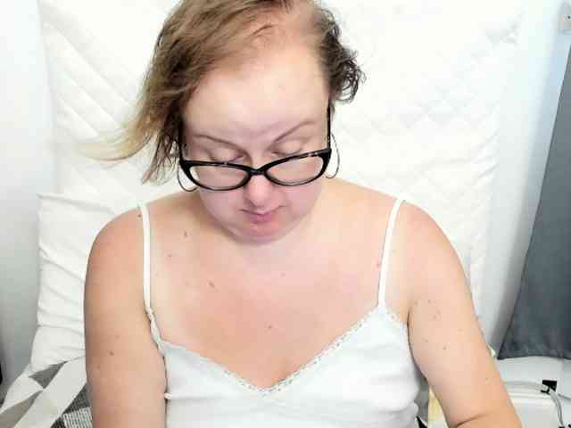 BonnieFlirt webcam