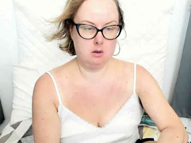 BonnieFlirt webcam