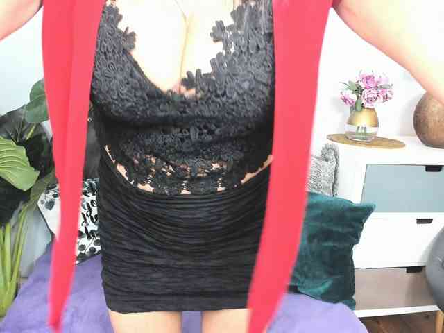 CrystalWomenX webcam