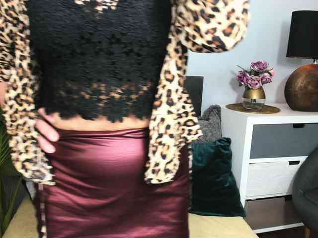 CrystalWomenX webcam