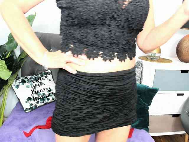 CrystalWomenX webcam