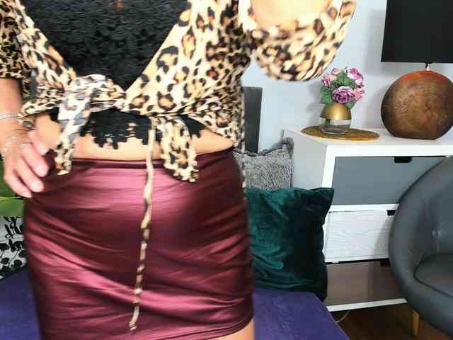 CrystalWomenX webcam