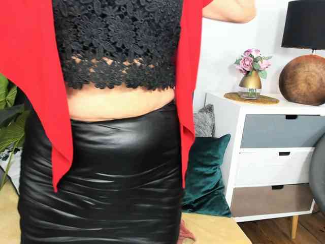 CrystalWomenX webcam