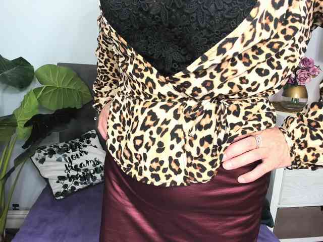 CrystalWomenX webcam