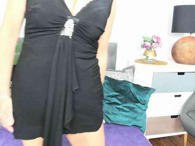 CrystalWomenX webcam