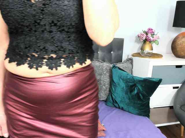 CrystalWomenX webcam