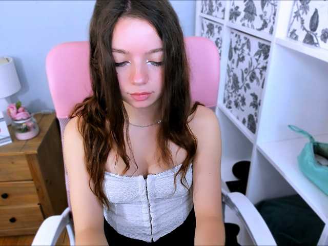 GraceLipsX live cam on BongaCams