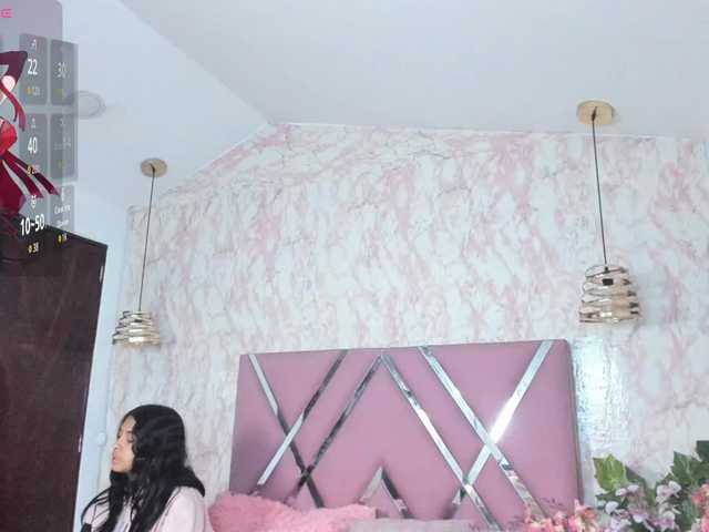 Estrellaa11 live cam on BongaCams