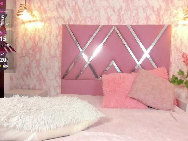 Estrellaa11 live cam on BongaCams