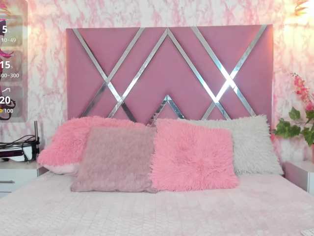 Estrellaa11 live cam on BongaCams
