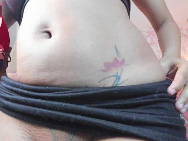 Estrellaa11 live cam on BongaCams