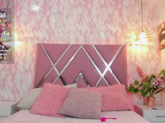 Estrellaa11 live cam on BongaCams