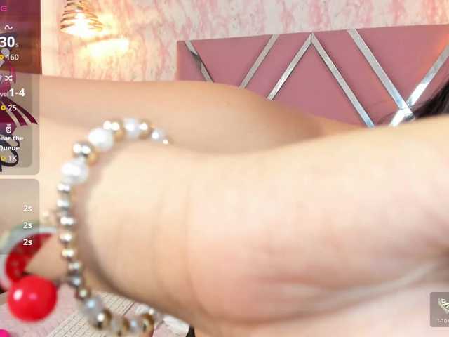 Estrellaa11 live cam on BongaCams