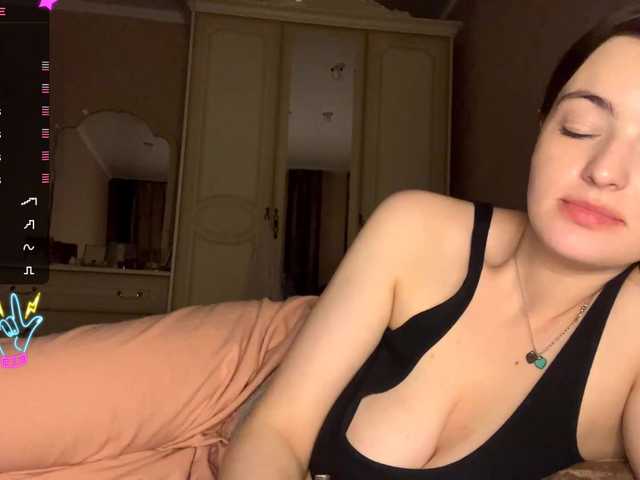 PeachBabe's BongaCams show and profile