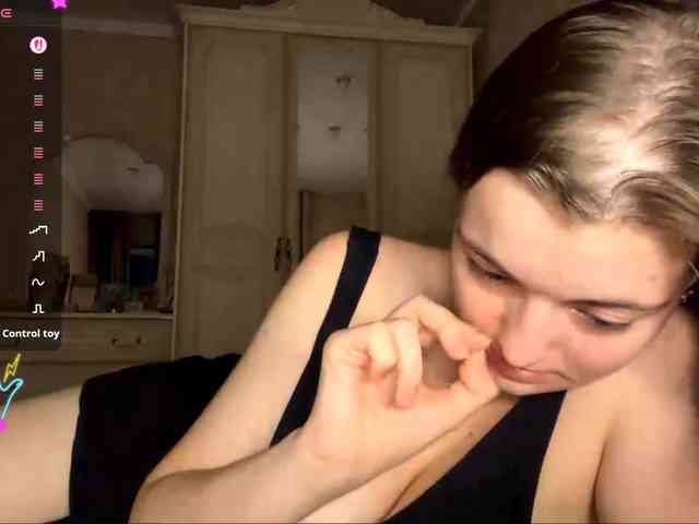 PeachBabe webcam