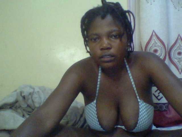 Cute-Divah live cam on BongaCams