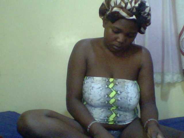 Cute-Divah live cam on BongaCams