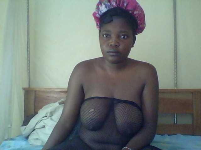 Cute-Divah live cam on BongaCams