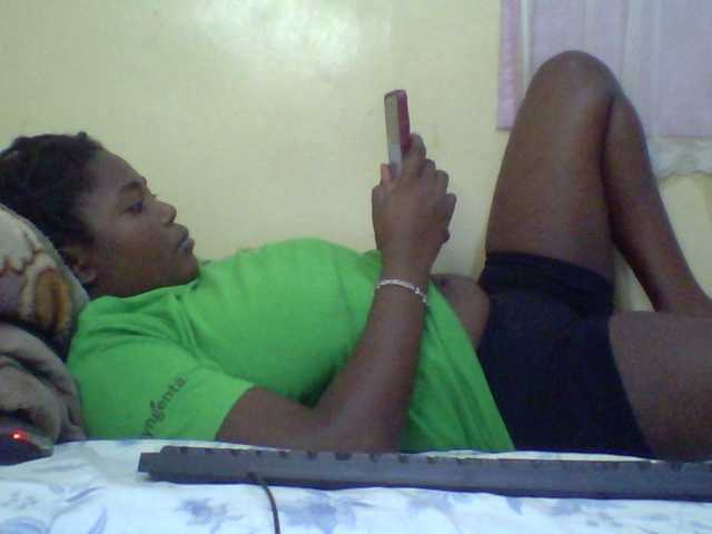 Cute-Divah live cam on BongaCams