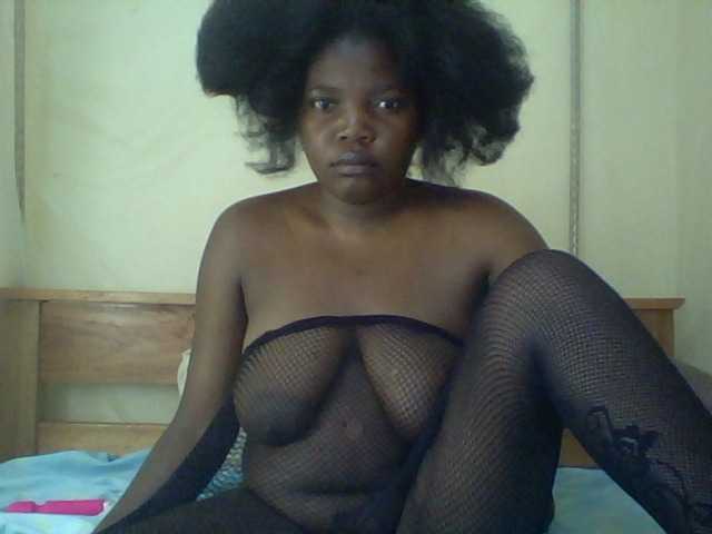 Cute-Divah live cam on BongaCams