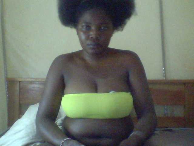 Cute-Divah live cam on BongaCams
