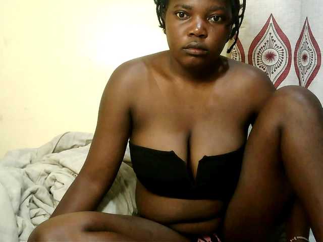 Cute-Divah live cam on BongaCams